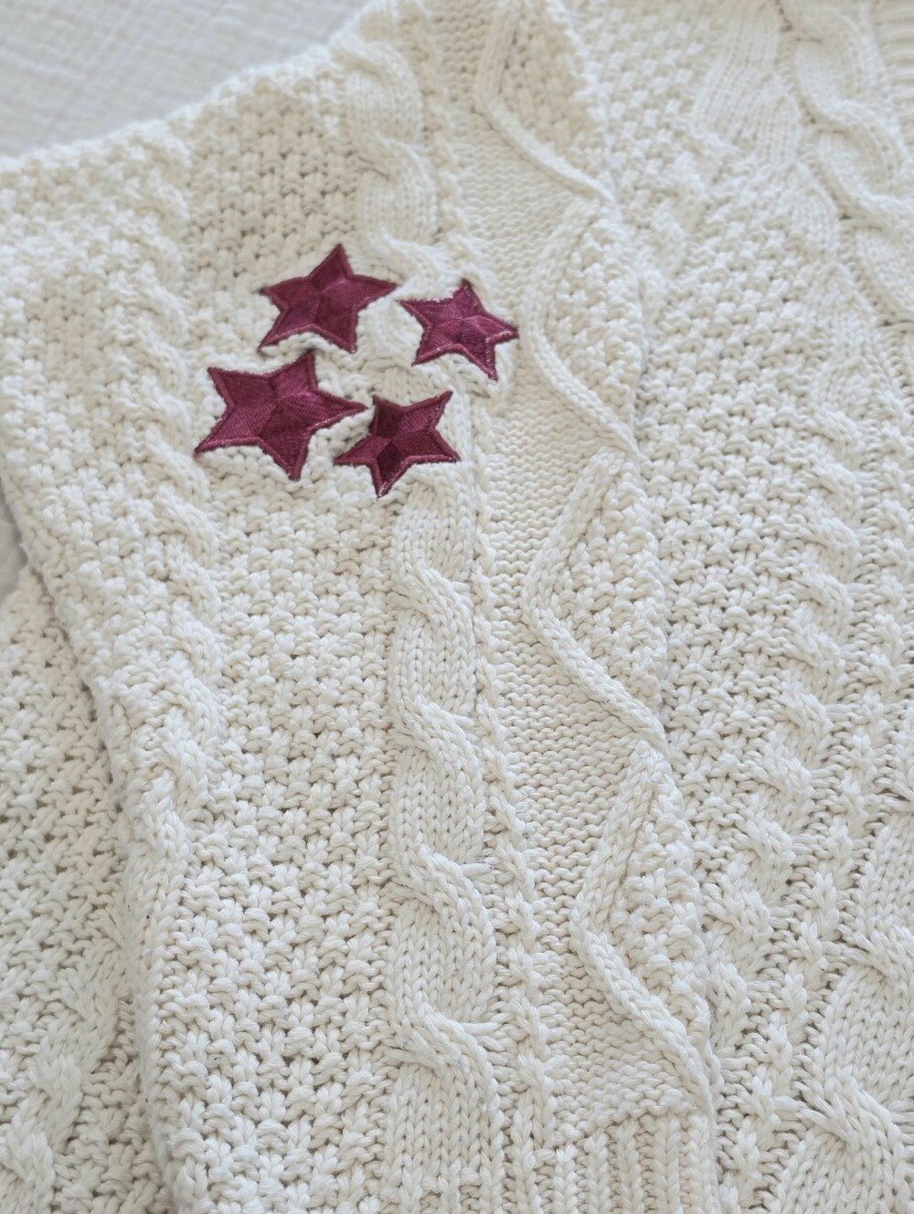 Taylor Swift Red Official Cardigan, Cream Color with Maroon Stars, Size M/L - Picture 8 of 13